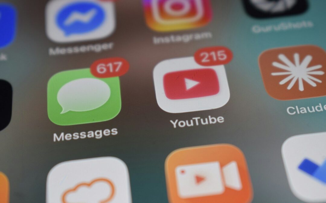 Staying Present with Yourself (and Loved Ones!) in a Tech-Saturated World